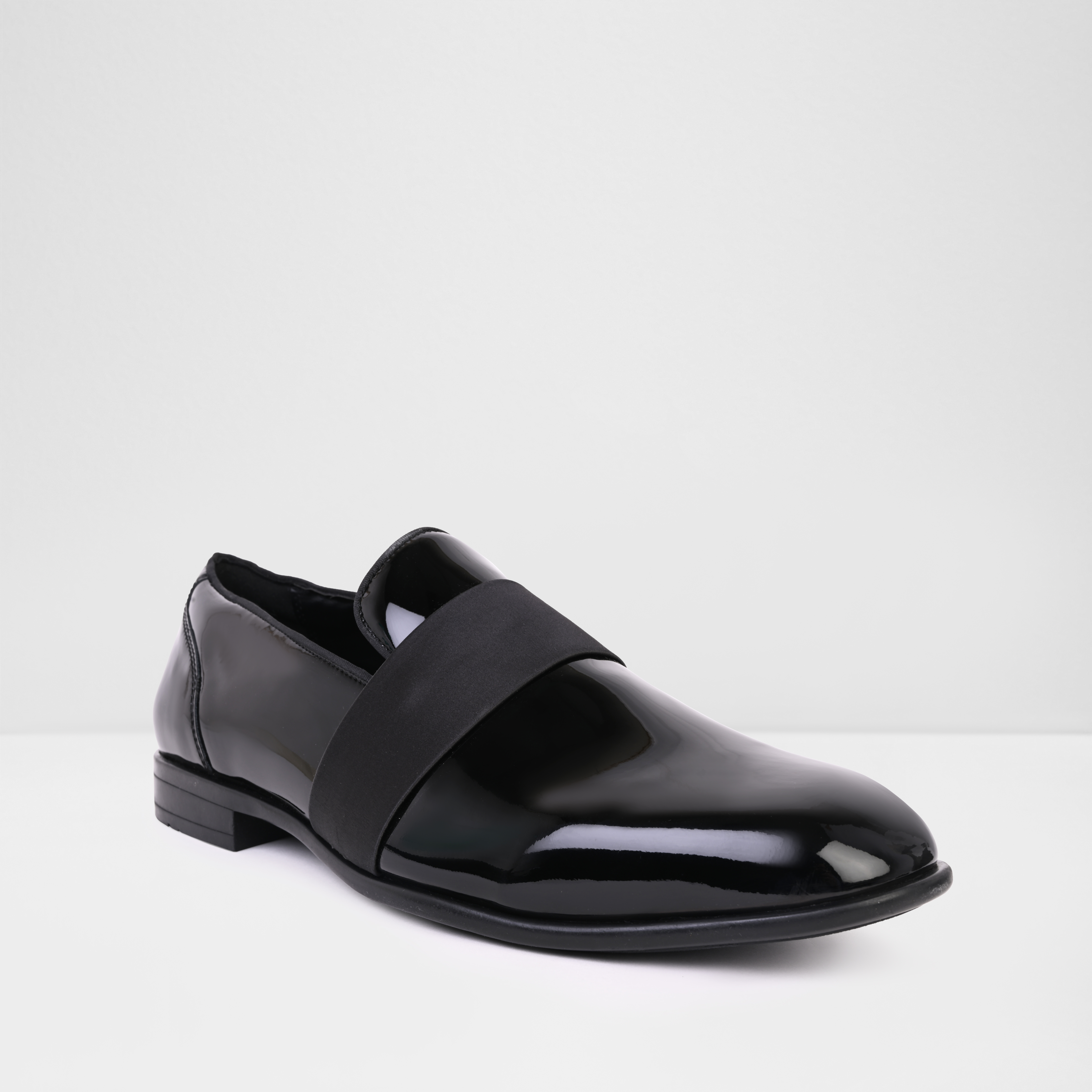 Asaria Men's Open Black Loafers image number 4