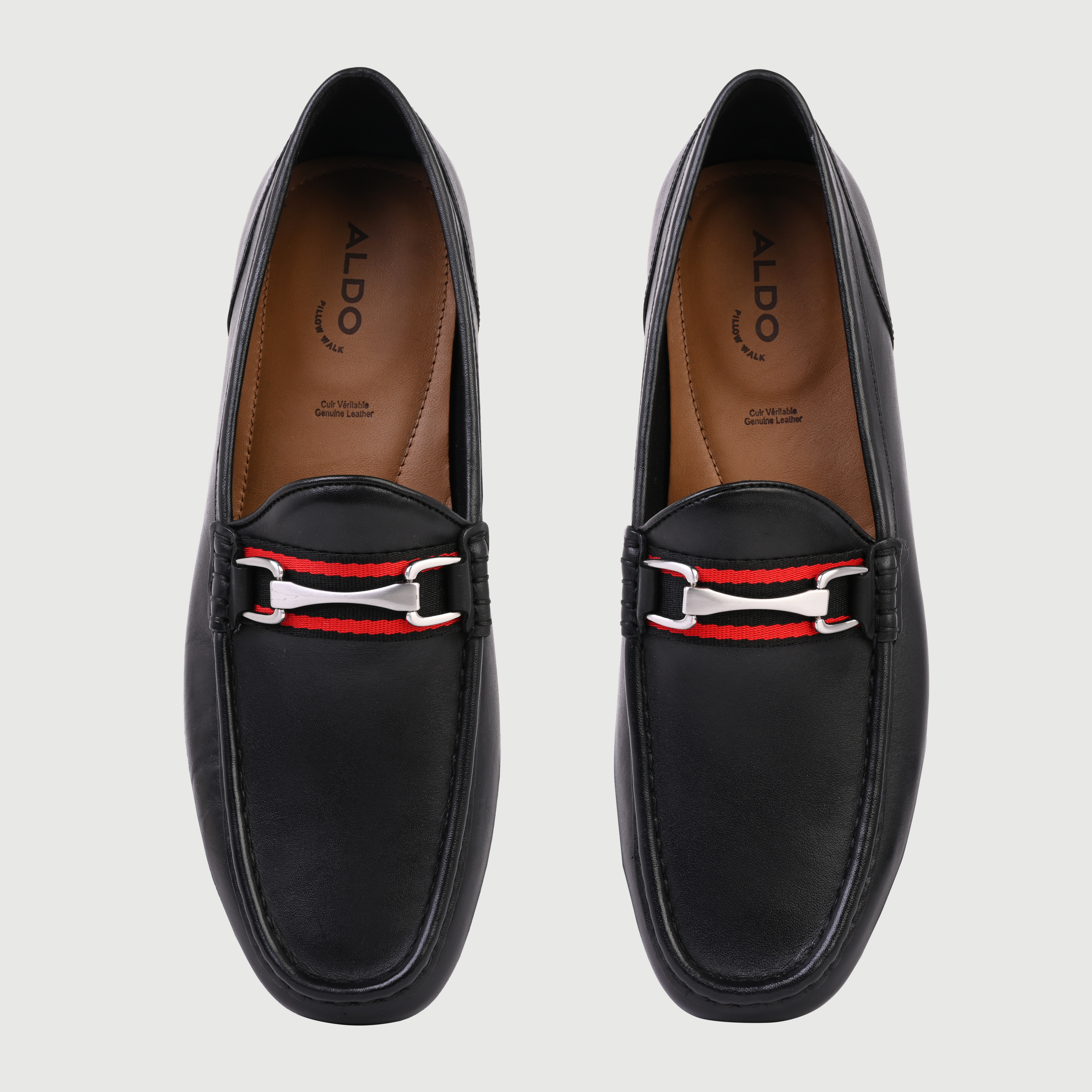 Omemeea-In Men's Black Moccasins